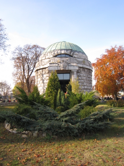 Popiersie bez nosa - mauzoleum Dietlów w Sosnowcu